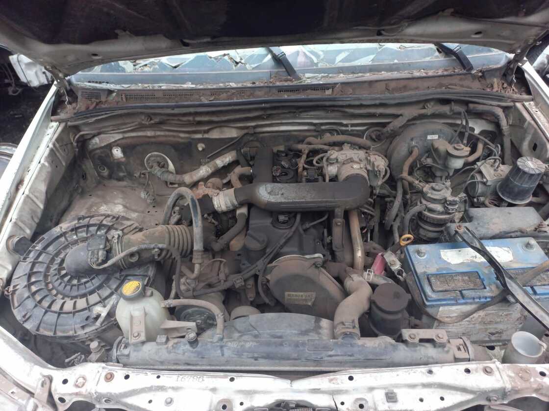  Toyota HILUX 2006    EN DESARME